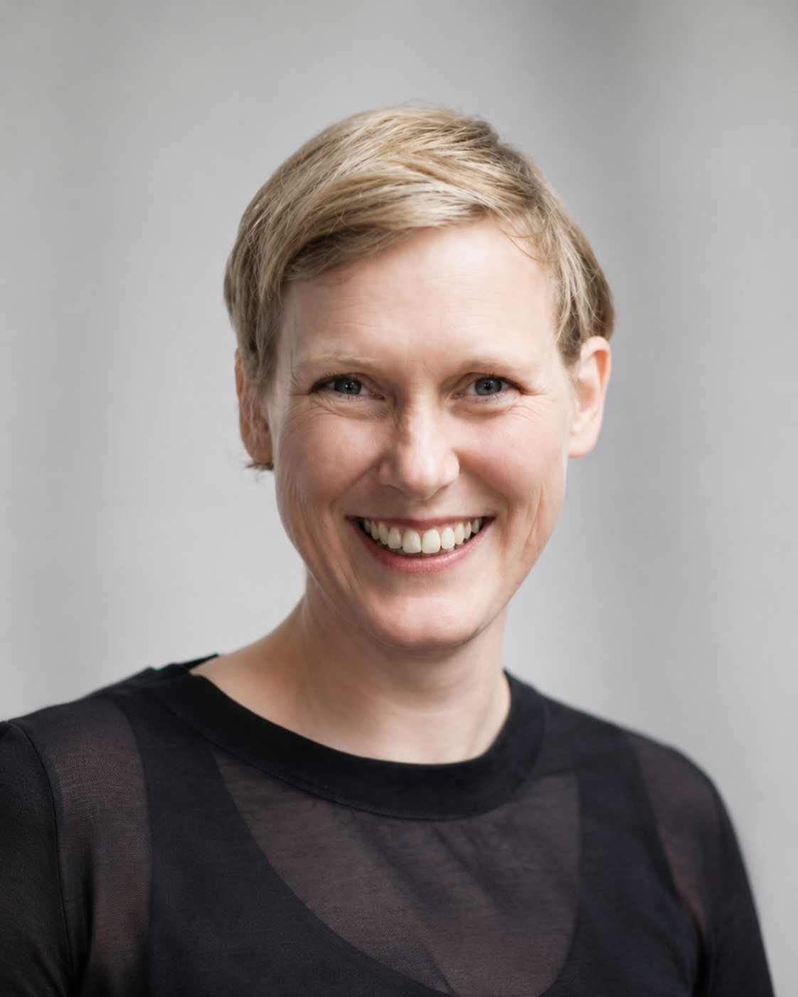 Esther Holsten